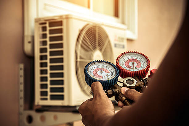 Professional Hvac technician working in Andover, KS